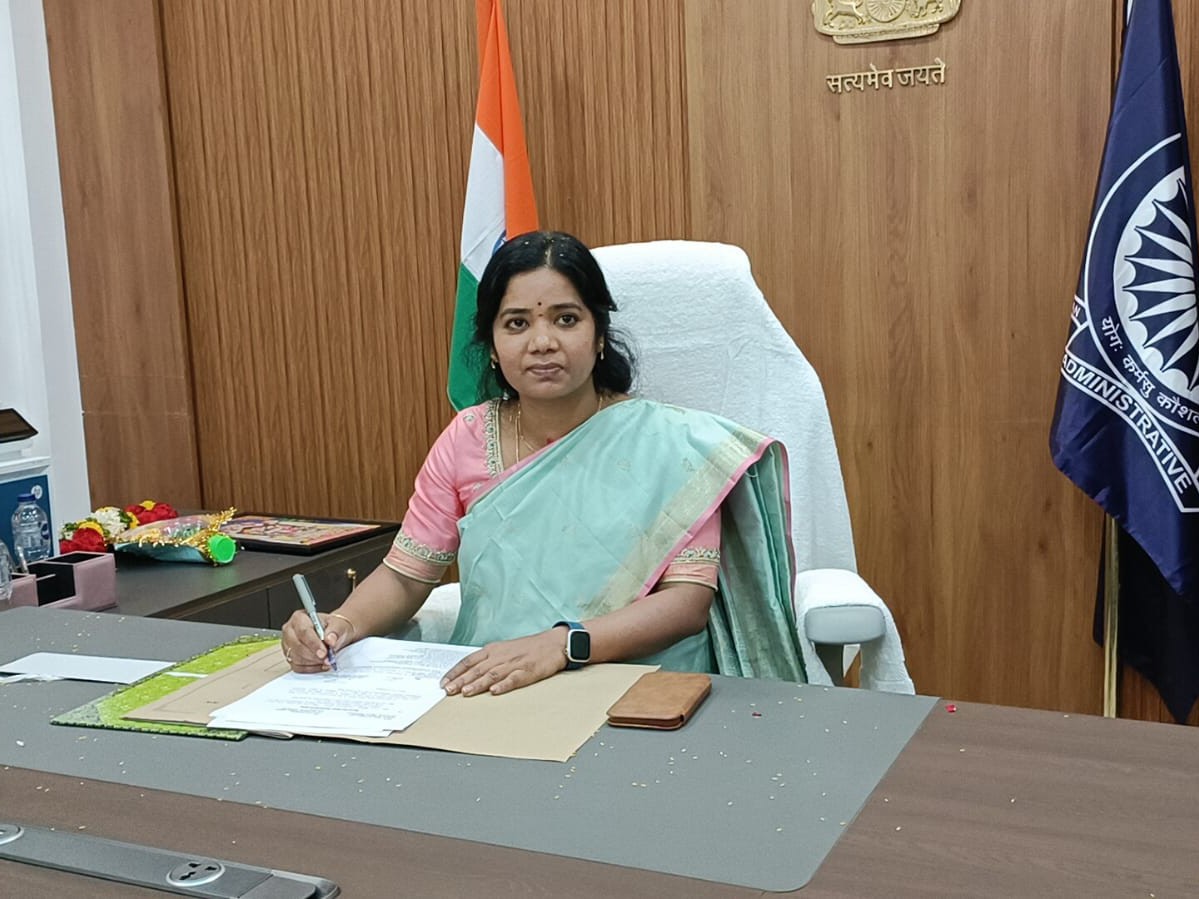 బాధ్యతలు స్వీకరించిన నూతన కలెక్టర్‌