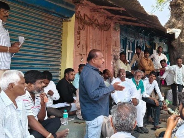 పోటాపోటీగా తై బజార్ వేలం..