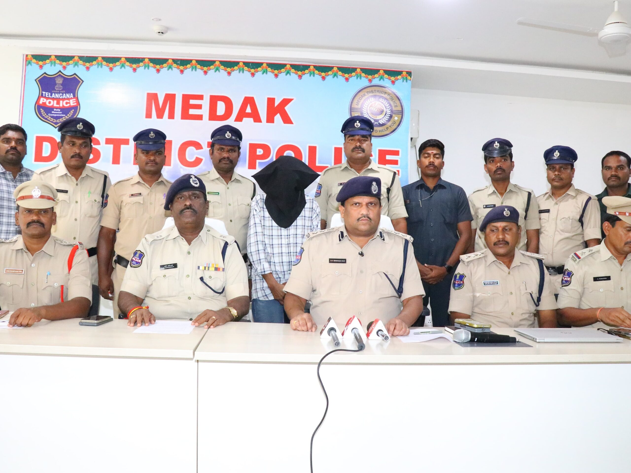 వృద్ధులపై దాడి.. మనుమరాలి భర్తే నిందితుడు