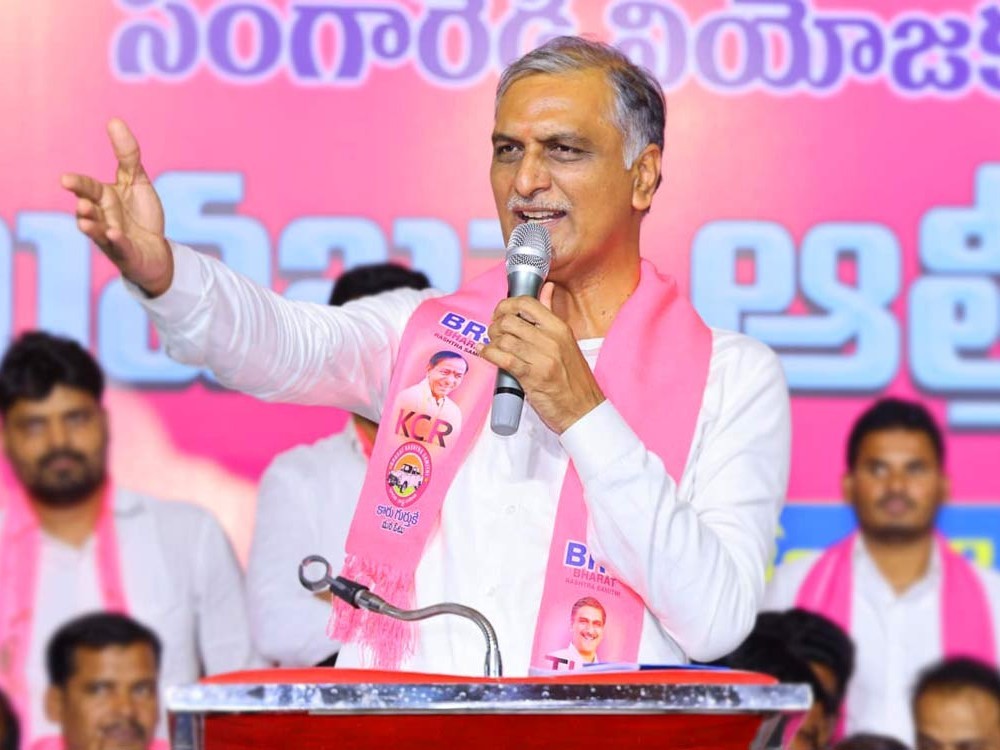 పొంగులేటిని ఎందుకు అరెస్ట్ చేయరు: హరీష్ రావు