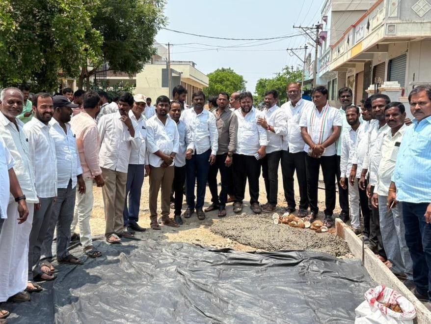 ‘గ్రామాన్ని ఆదర్శ గ్రామంగా తీర్చిదిద్దుతాం’