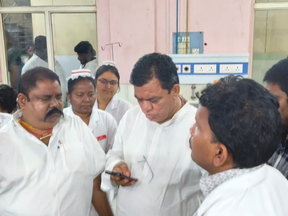 ప్రభుత్వ ఆసుపత్రిని తనిఖీ చేసిన ఎంపీ