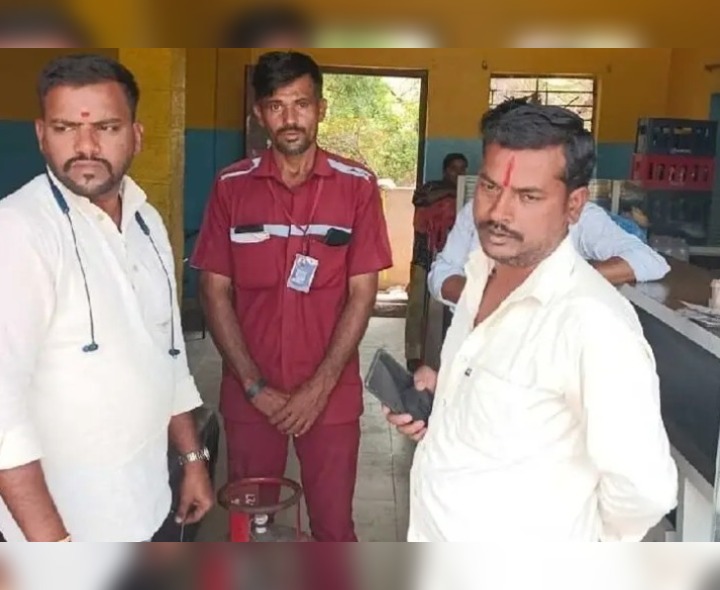 గ్యాస్ సిలిండర్ల తనిఖీ.. 8 కేసులు నమోదు