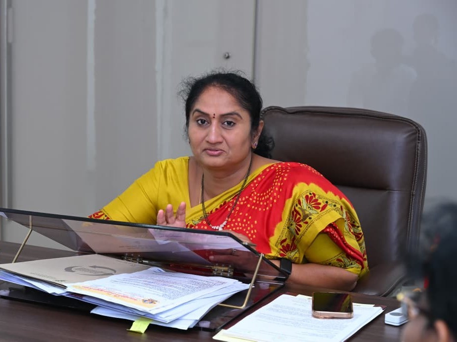 పెనుకొండలో పర్యటించనున్న మంత్రి సవిత