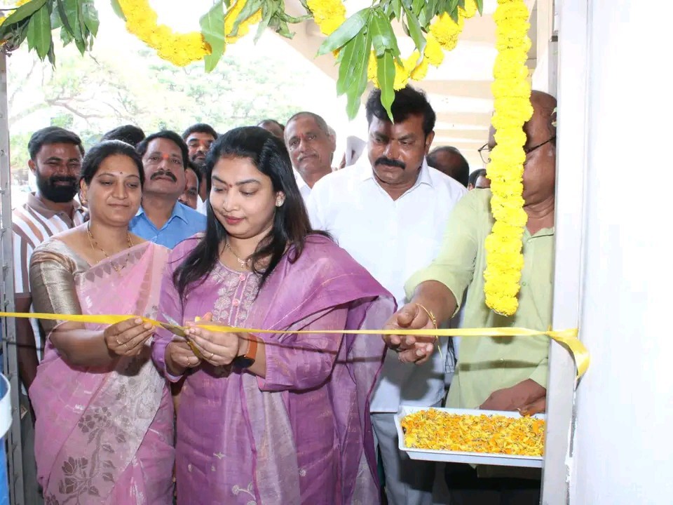 ఆర్వో ప్లాంట్‌ను ప్రారంభించిన బగ్గు అర్చన