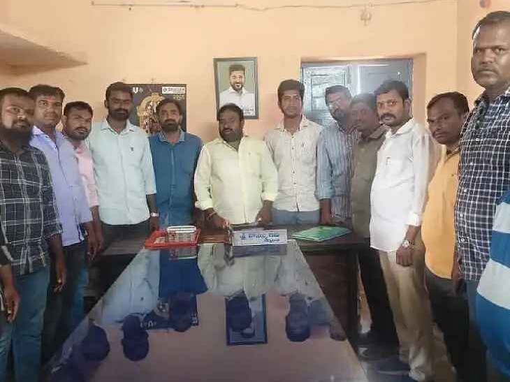 తైబజార్ వేలం.. రూ.4,25,000 ఆదాయం