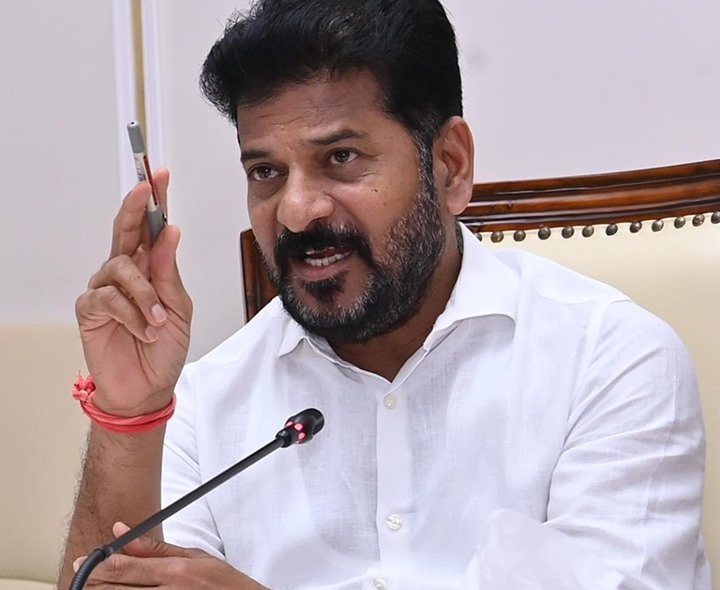 హాకీ మైదానాన్ని అభివృద్ధి చేస్తాం: రేవంత్