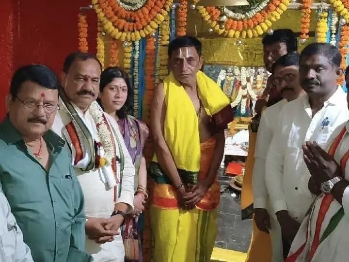 శ్రీ రామాలయాన్ని దర్శించుకున్న టీపీసీసీ చీఫ్