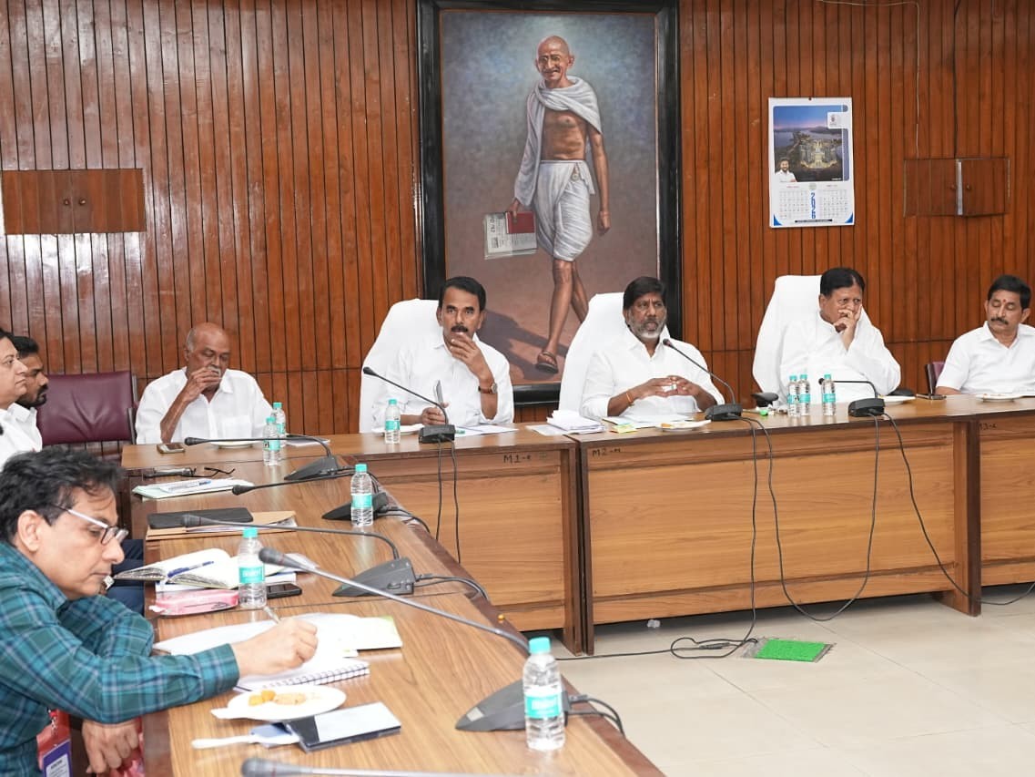 డిప్యూటీ సీఎం సమీక్షా సమావేశంలో MLA