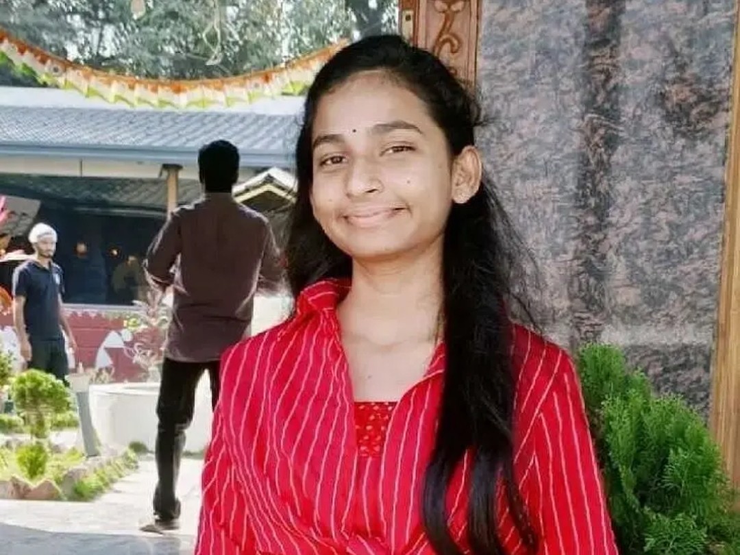 టైప్ రైటింగ్ పరీక్షల్లో ప్రతిభ చాటిన ఉట్నూర్‌ విద్యార్థిని