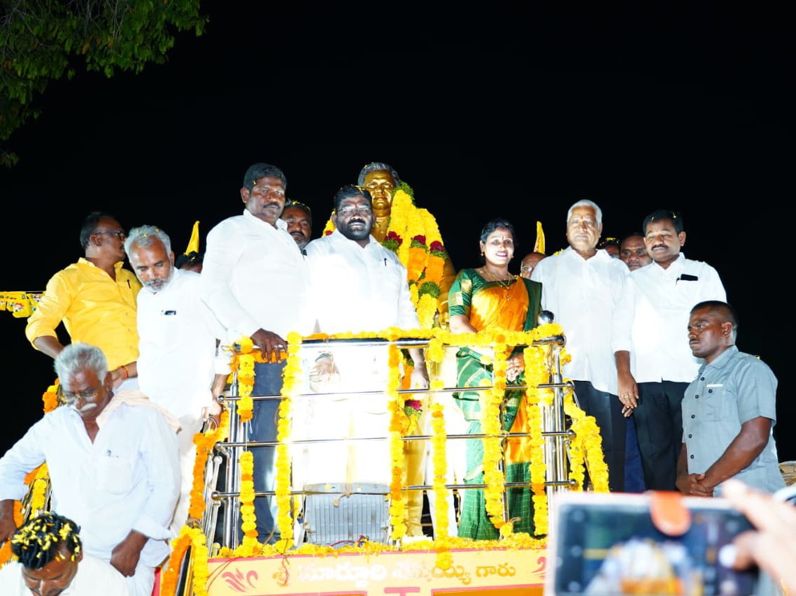 పెరిదేపిలో మార్టూరి శేషయ్య విగ్రహ ఆవిష్కరణ