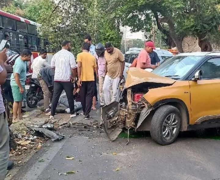 చెట్టును ఢీకొట్టిన కారు.. యువకుడికి తీవ్ర గాయాలు