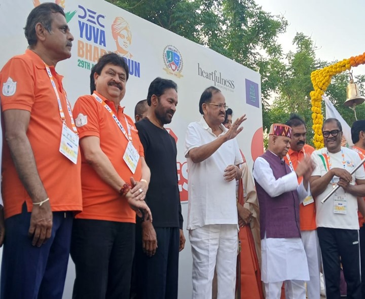 శారీరక వ్యాయామంపై దృష్టి సారించాలి: వెంకయ్య నాయుడు