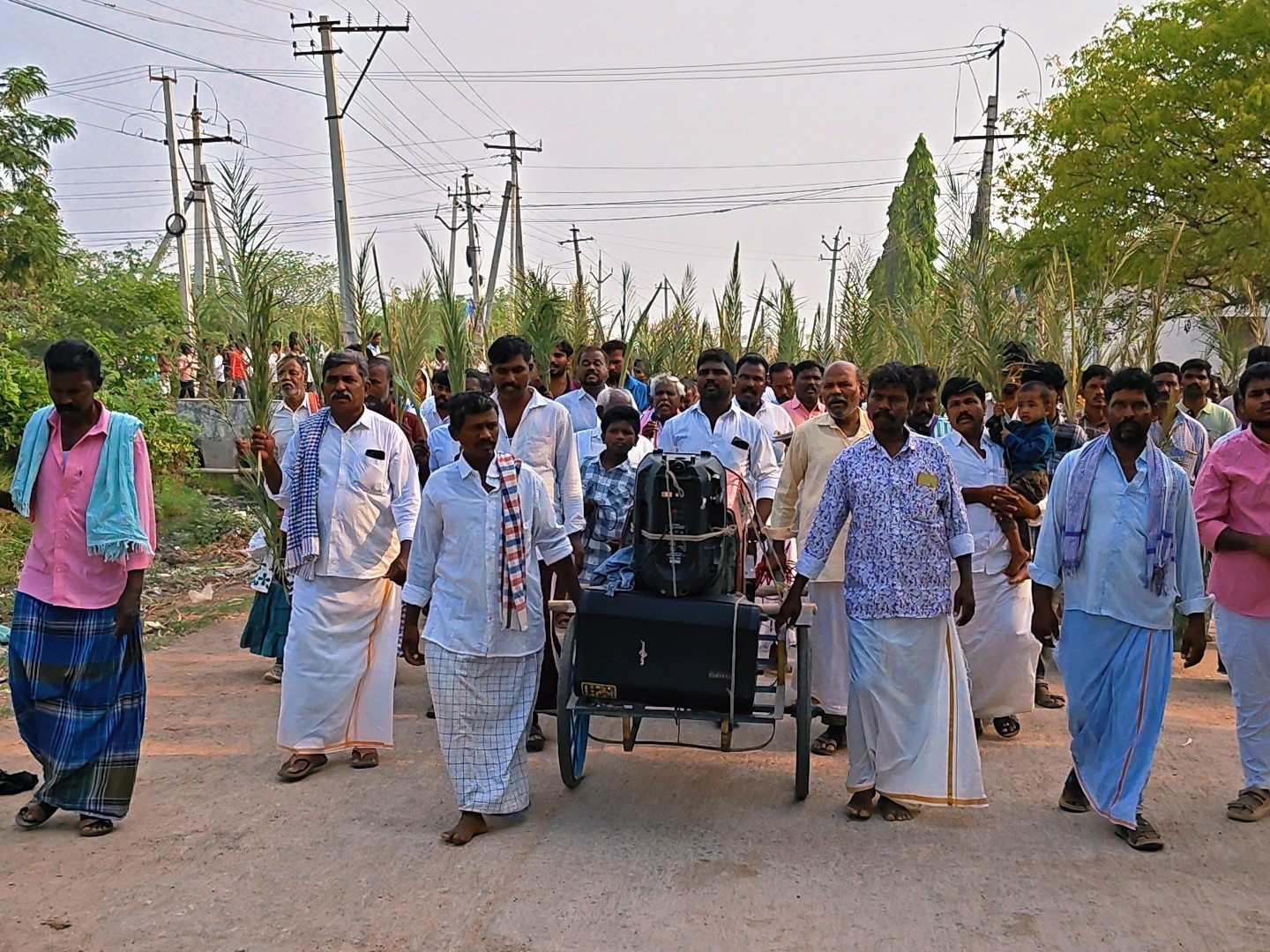 పెద్దకడబూరులో ఘనంగా మట్టల ఆదివారం