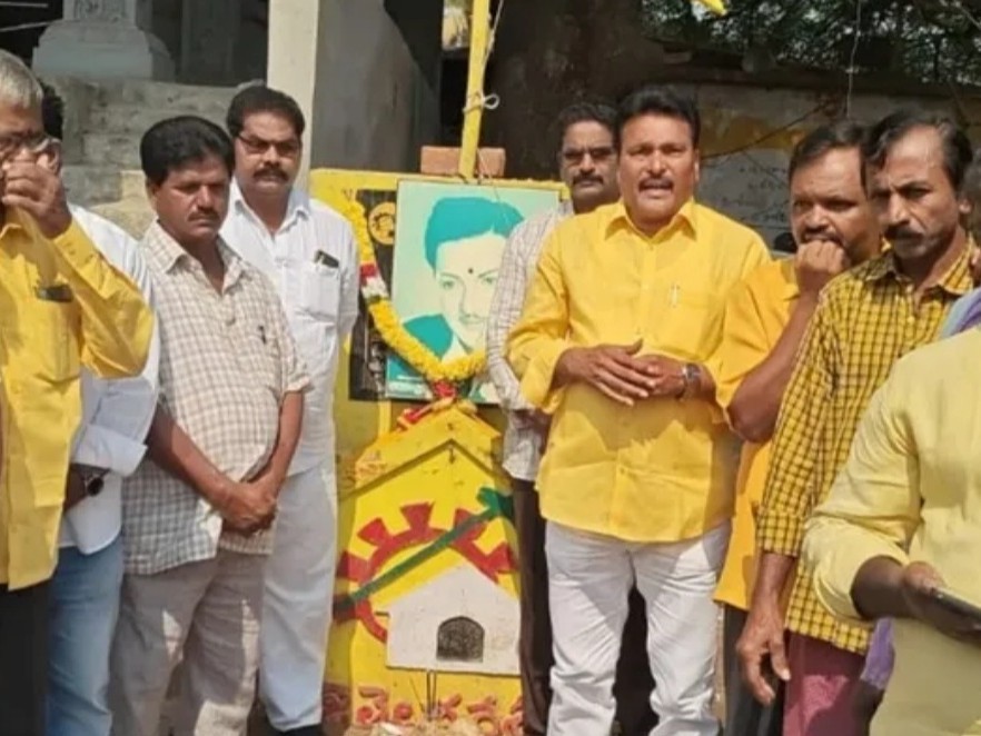 చనుబండలో టీడీపీ ఆవిర్భావ వేడుకలు