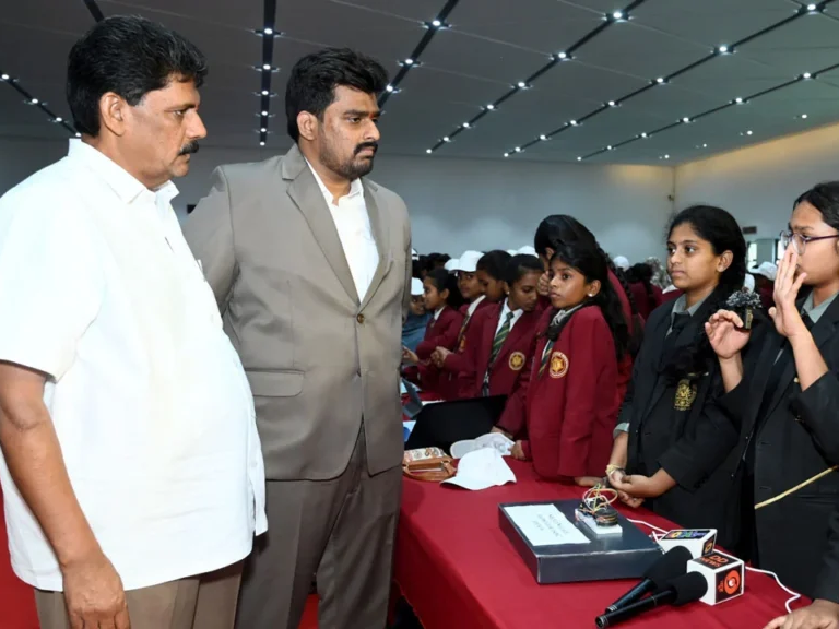 ‘రోబో ఫెస్ట్’​.. ప్రదర్శనలతో అలరించిన చిన్నారులు