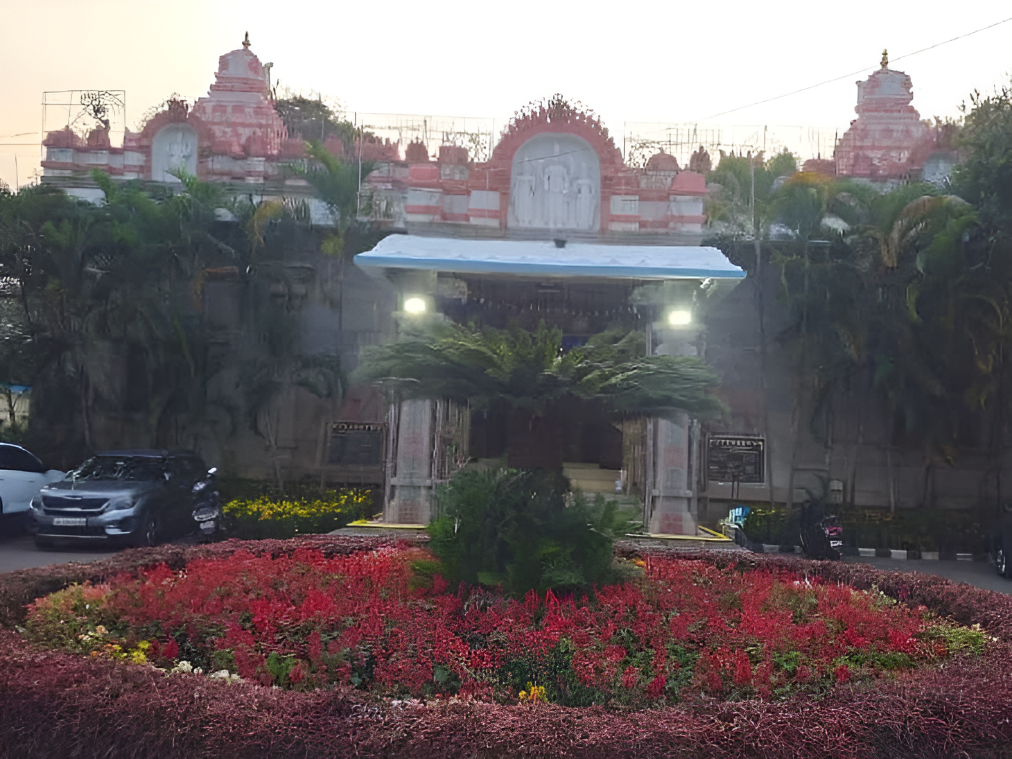 తిరుమలలో వసంతోత్సవాలు: ఆర్జిత సేవలు రద్దు