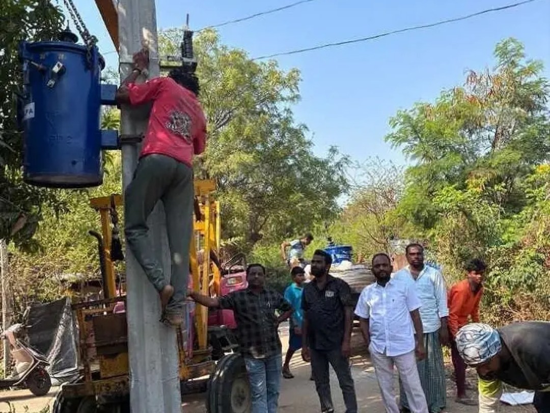మంత్రి చొరవతో తీరిన లో వోల్టేజ్ విద్యుత్ సమస్య