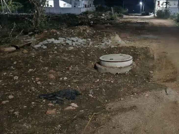 డ్రైనేజీ పనుల్లో నిర్లక్ష్యం.. ప్రజల నరకయాతన!