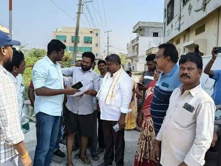 ‘శుభ్రత-ప్రతి ఒక్కరి బాధ్యత’ కార్యక్రమంలో మున్సిపల్ కమిషనర్