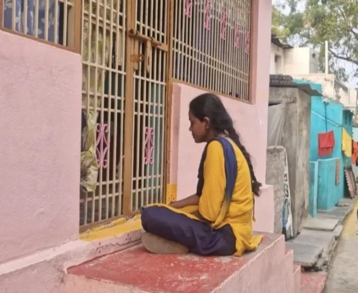 మైదుకూరులో అత్తింటి ముందు కోడలు ఆందోళన