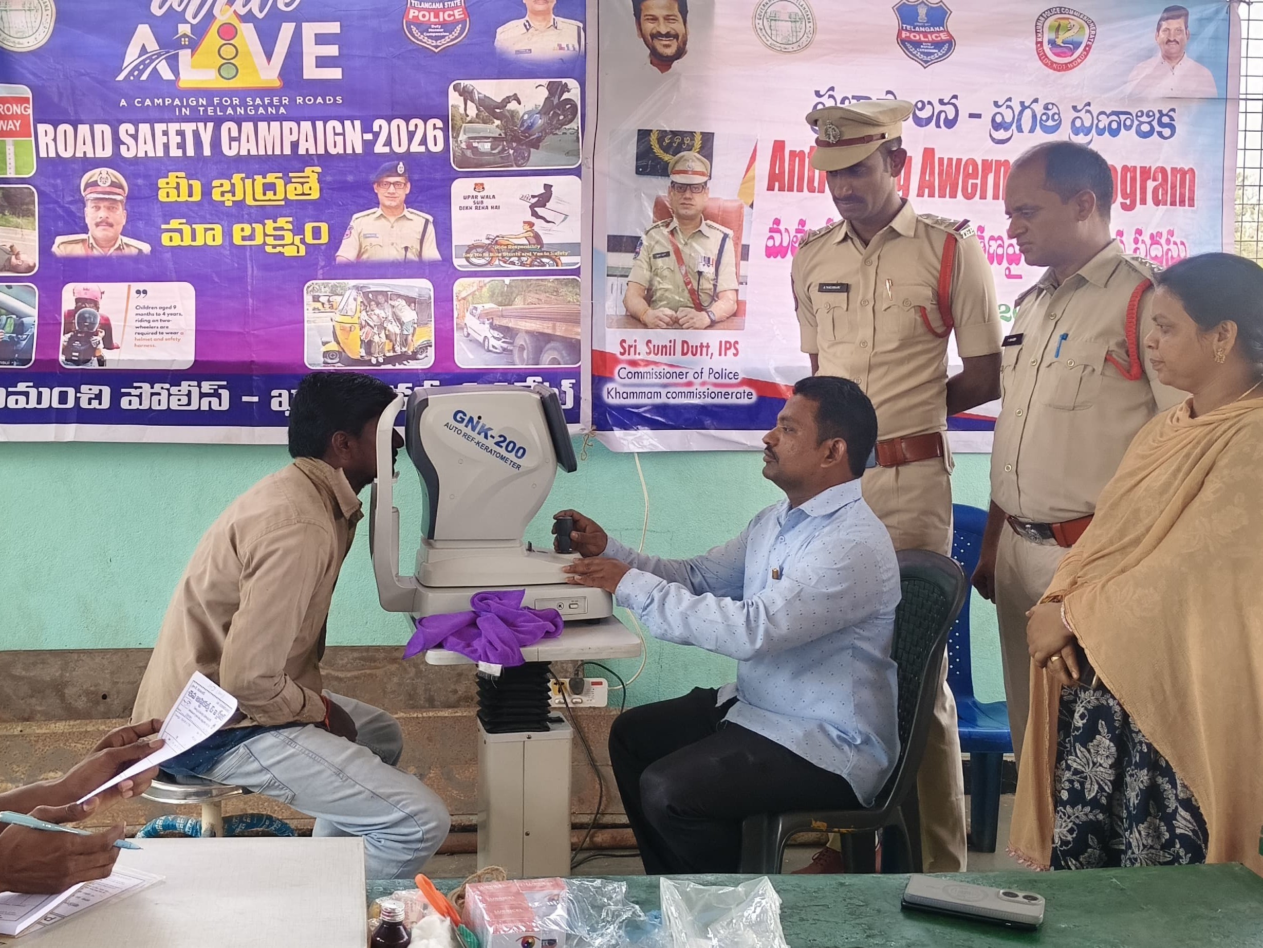 డ్రైవర్లకు కంటి చూపు పరీక్షలు: సీఐ