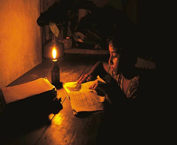 కీసర థియేటర్ గల్లీలో పదేపదే కరెంట్ కట్..!