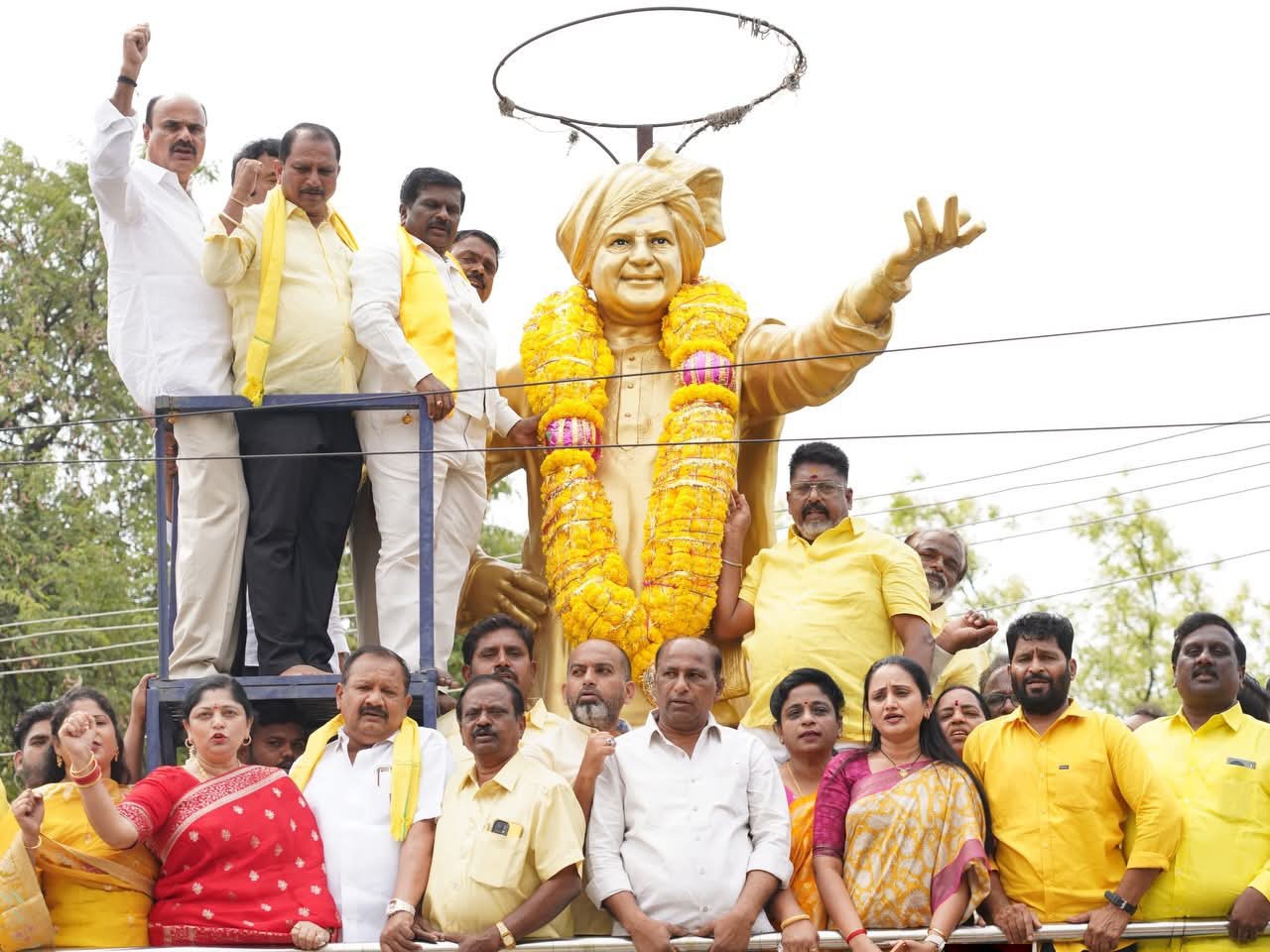 ఎన్టీఆర్ మహానాయకుడు: ఎమ్మెల్యే