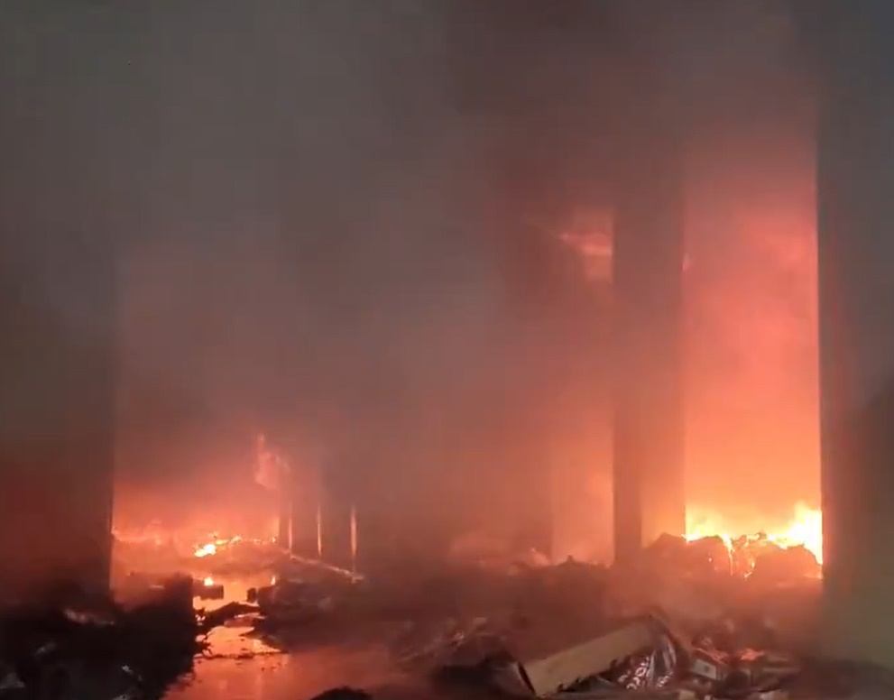 అగ్నిప్రమాదం.. భయాందోళనలో స్థానికులు