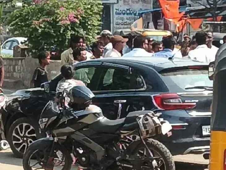 పూలమార్కెట్ వద్ద రోడ్డు ప్రమాదం