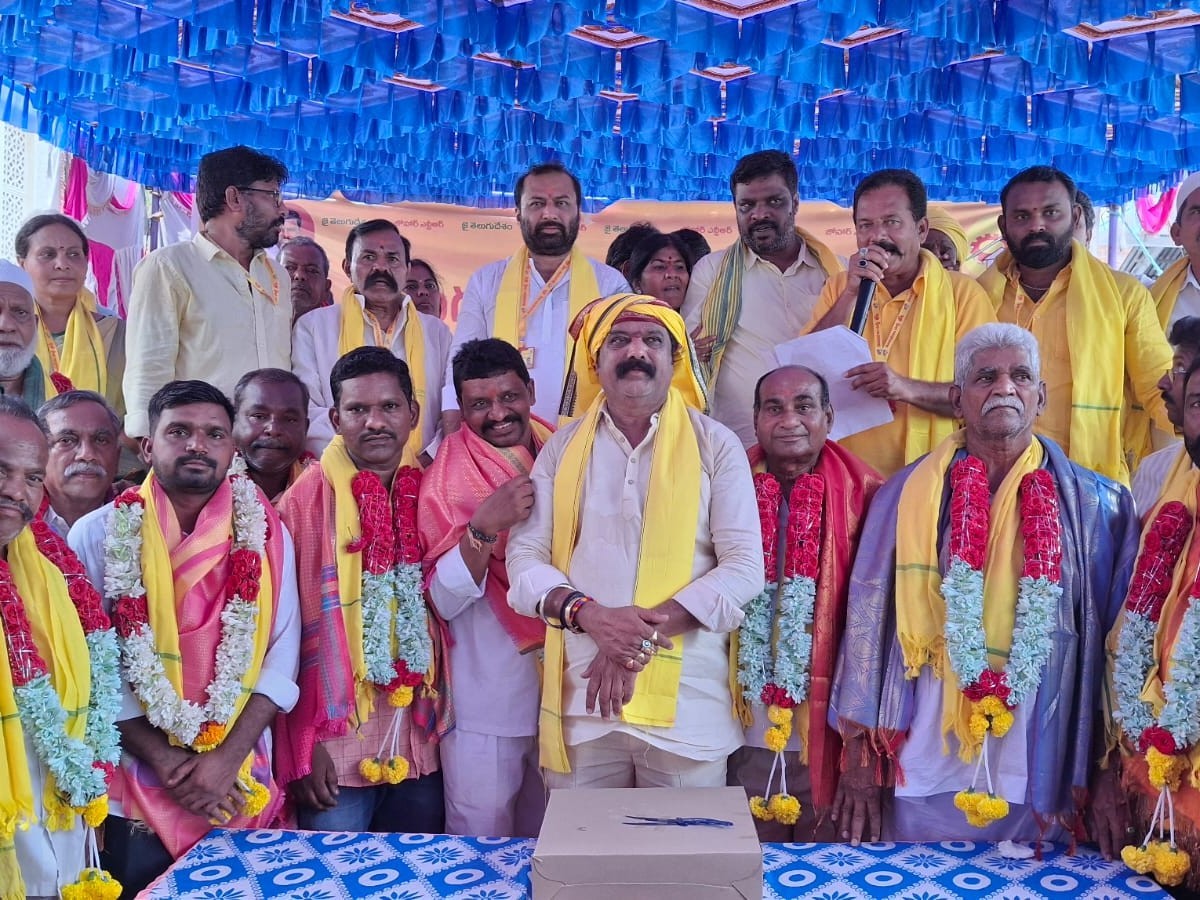 కార్యకర్తలను సన్మానించడం నా అదృష్టం: ఎమ్మెల్యే