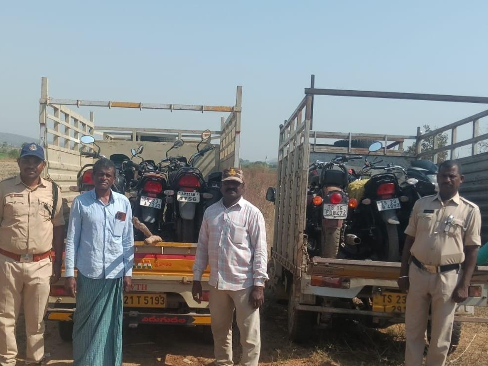 చెట్లను నరికిన వారి బైకుల సీజ్