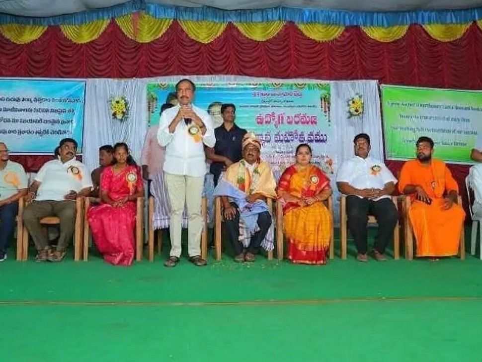 ప్రధానోపాధ్యాయుడి ఘన వీడ్కోలు