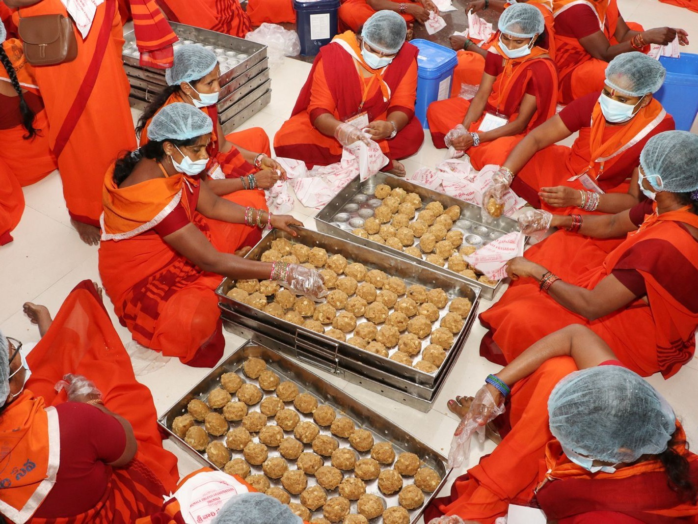 తిరుమల నుంచి క్షేత్రానికి 85 వేల లడ్డూలు