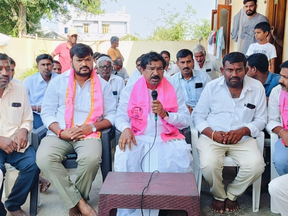 ‘ఎమ్మెల్యే కక్ష సాధింపు చర్యలు చేపడుతున్నారు’