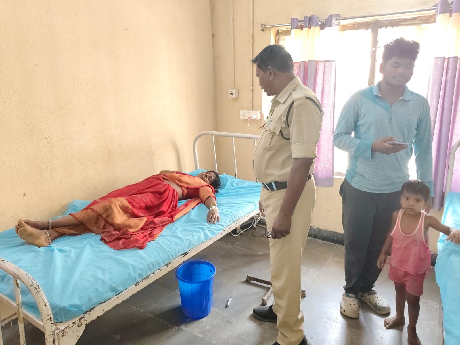 గ్యాస్ తేలేదని భార్య ఆత్మహత్యాయత్నం