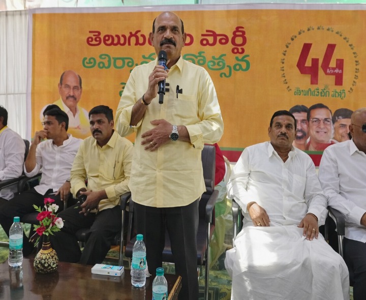 మంత్రి ఫారుక్ ఆధ్వర్యంలో టీడీపీ ఆవిర్భావ వేడుకలు