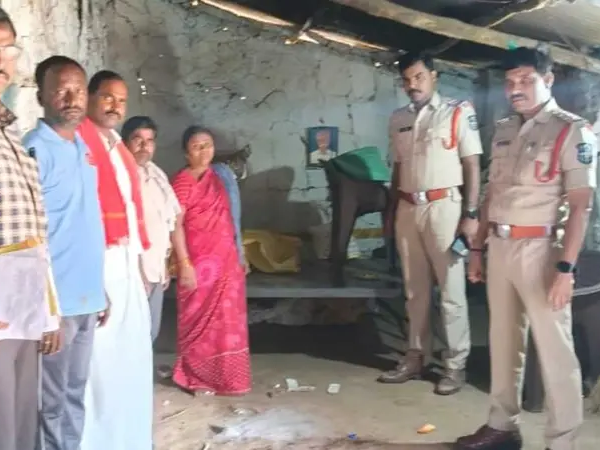 దారుణం.. బంగారం కోసం అత్తను హతమార్చిన కోడలు