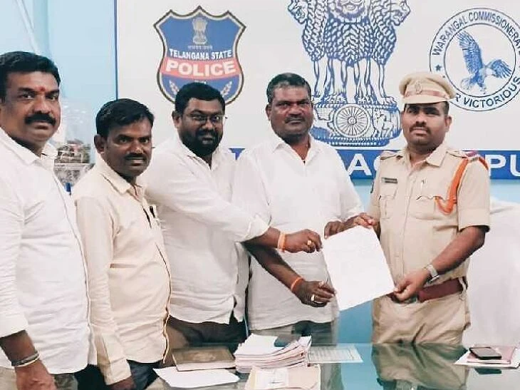 కౌశిక్ రెడ్డిపై పోలీసులకు ఫిర్యాదు