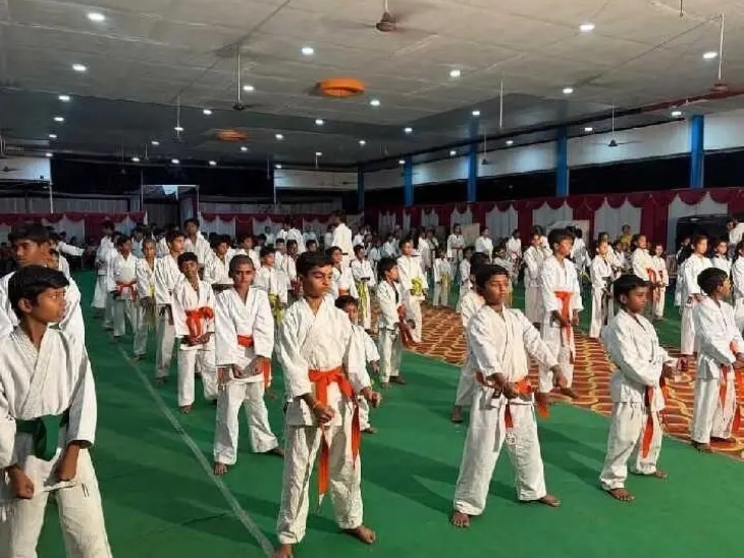 ఆకట్టుకుంటున్న కరాటే పోటీలు