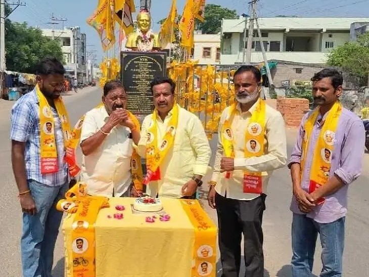 ఘనంగా టీడీపీ 44 వ ఆవిర్భావ దినోత్సవం