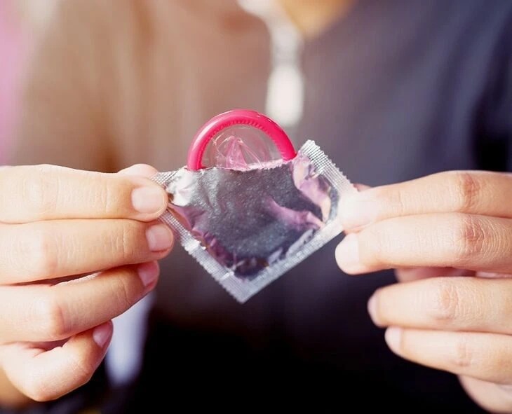 వార్ ఎఫెక్ట్.. కండోమ్స్ కొరత