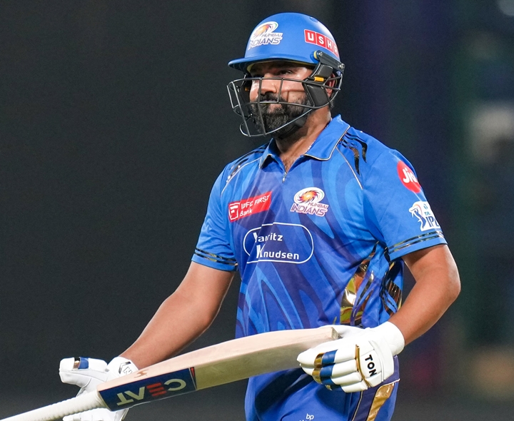 రోహిత్ అద్భుత హాఫ్ సెంచరీ