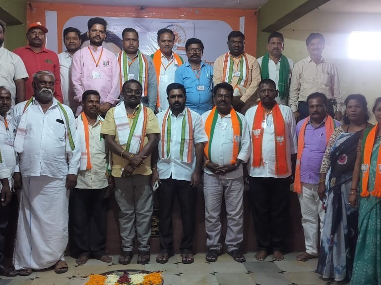 ‘కార్యకర్తలు సేవా భావంతో పనిచేయాలి’