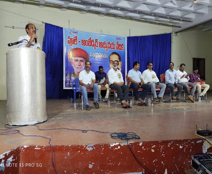 ‘జాబ్ క్యాలెండర్‌ ఇచ్చిన ఘనత చంద్రబాబుకే దక్కుతుంది’