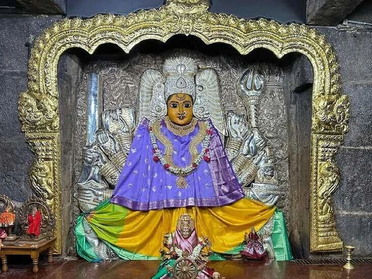 భద్రకాళి అమ్మవారికి పంచామృతాభిషేకాలు