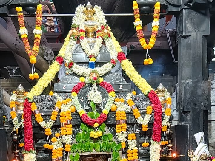 ఉరుకుందలో స్వామివారి ప్రత్యేక అలంకరణ దర్శనం