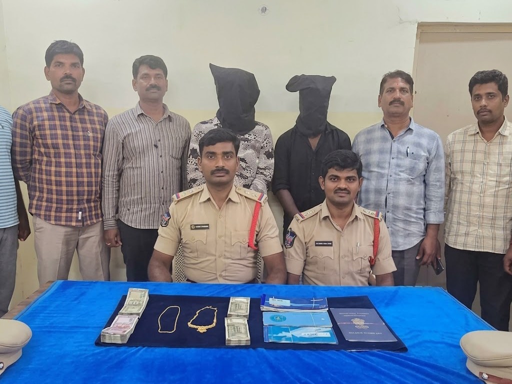 ఎమ్మిగనూరులో రూ.6.80 లక్షల బంగారం దోపిడీ.!