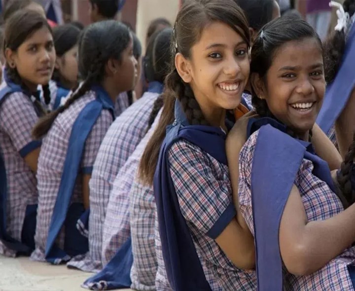 కరువు ప్రాంత విద్యార్థులకు డ్రై రేషన్