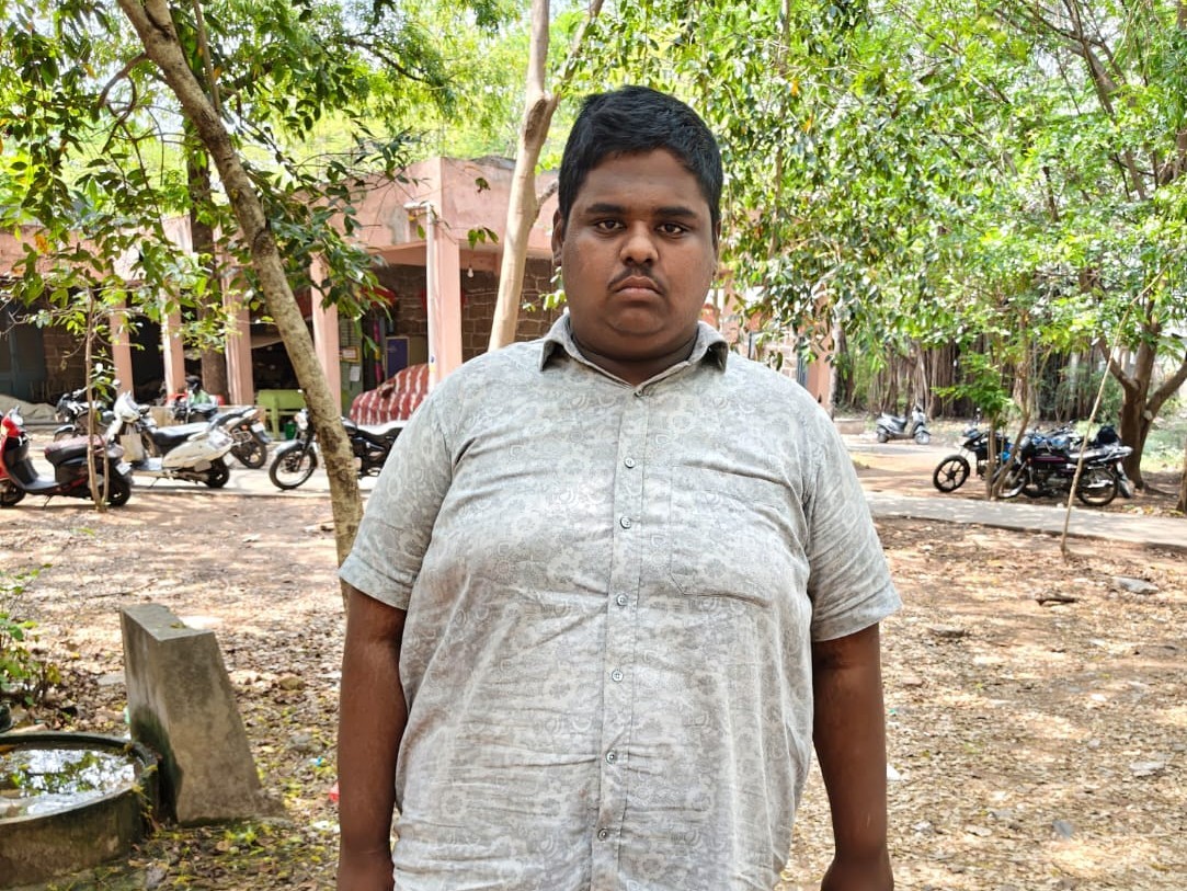 పరారీ ఖైదీపై పాతిక వేల పారితోషికం